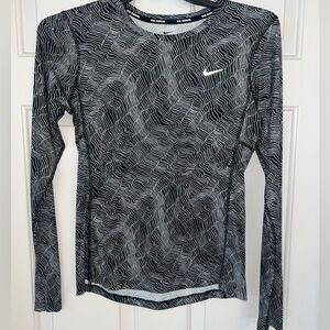 Nike Women’s Dri-fit Long Sleeve Workout Top Size Small
